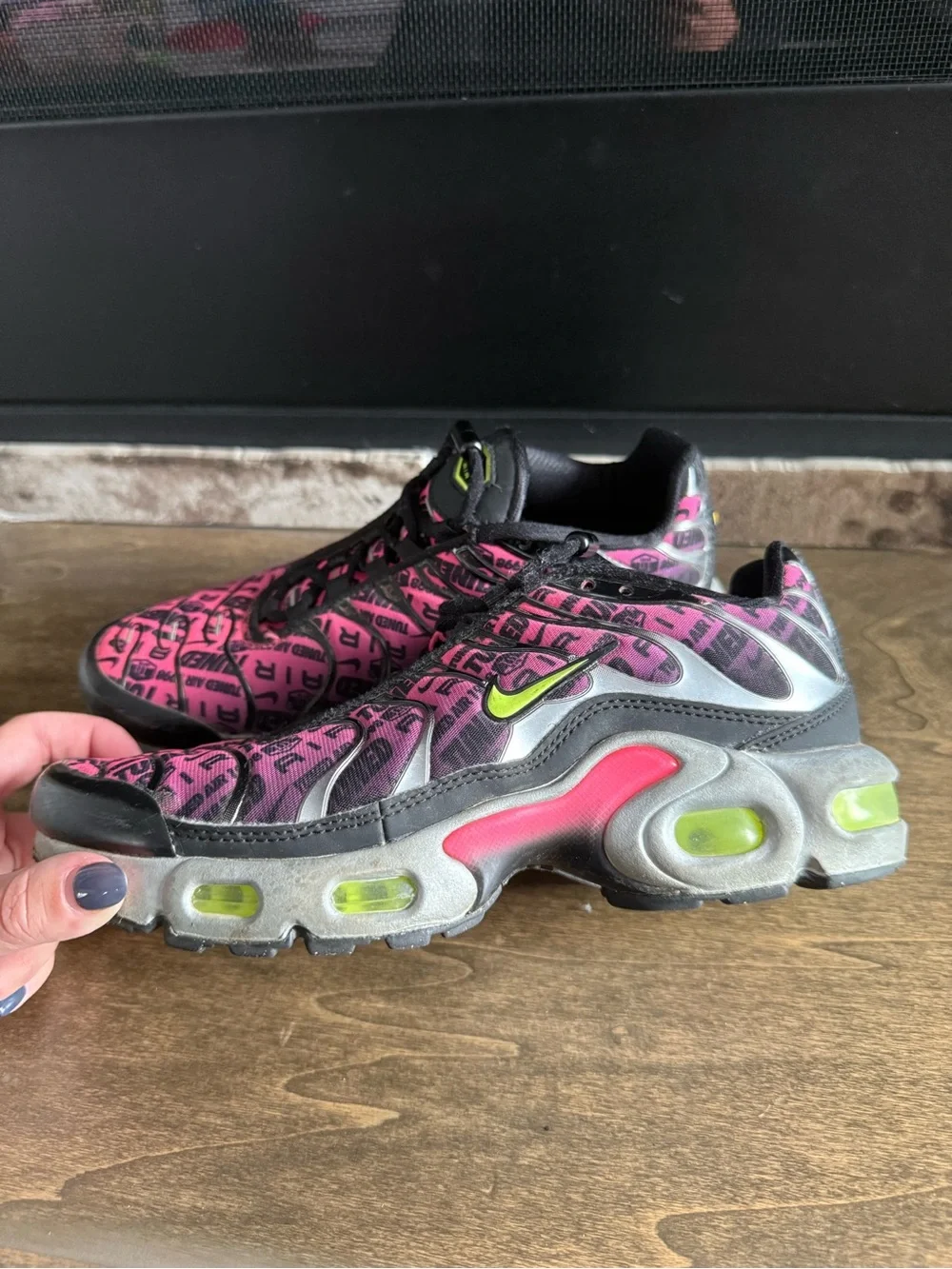 Nike Air Max Plus Mercurial XXV Sneaker Pink Black Volt Unisex Kids US 4Y EU 36